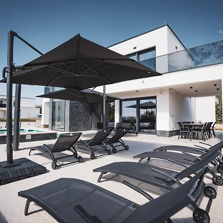 וילה Modern Sea View Villa, Private Pool, Whirlpool, Calm & Near Kaštela