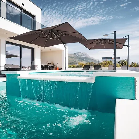 Modern Sea View Villa, Private Pool, Whirlpool, Calm & Near וילה Kaštela