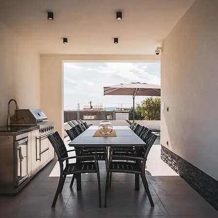 Modern Sea View Villa, Private Pool, Whirlpool, Calm & Near * Kaštela