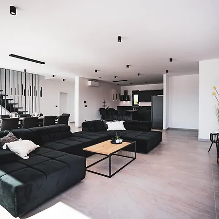 Modern Sea View Villa, Private Pool, Whirlpool, Calm & Near Kaštela