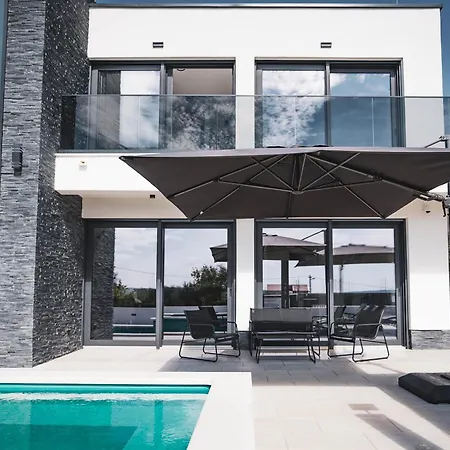 וילה Modern Sea View Villa, Private Pool, Whirlpool, Calm & Near Kaštela