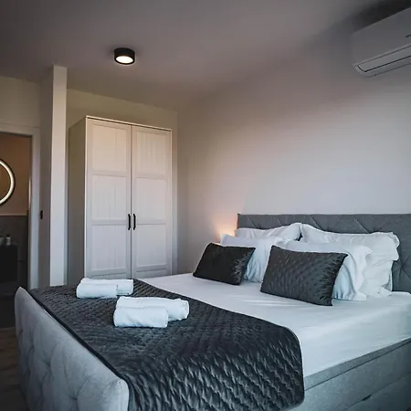 Modern Sea View Villa, Private Pool, Whirlpool, Calm & Near Kaštela