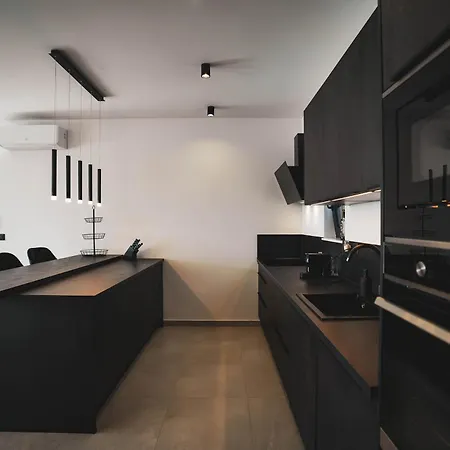 Modern Sea View Villa, Private Pool, Whirlpool, Calm & Near וילה Kaštela